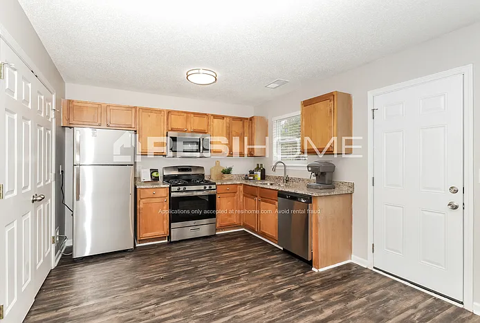 5380 Sand Bar Ln — Photo 3