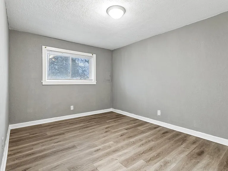 2500 Leo St — Photo 10