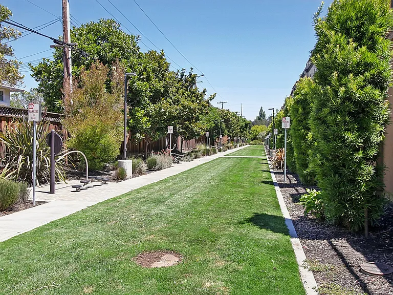 Villas on the Boulevard — Photo 8