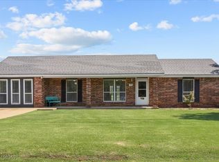 18 Pickle Ln, Heavener, OK 74937