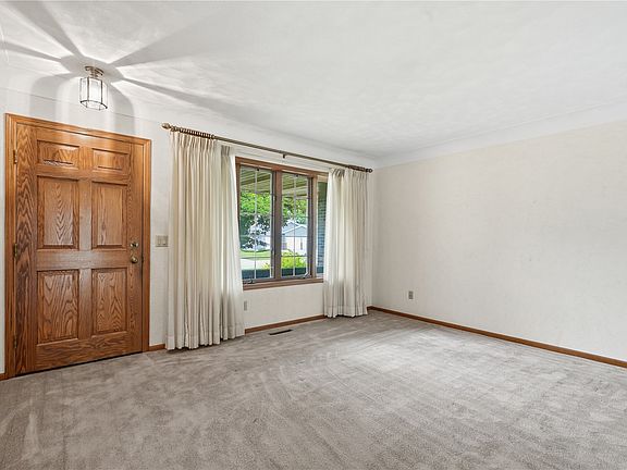 4th image of 3615 24th Ave