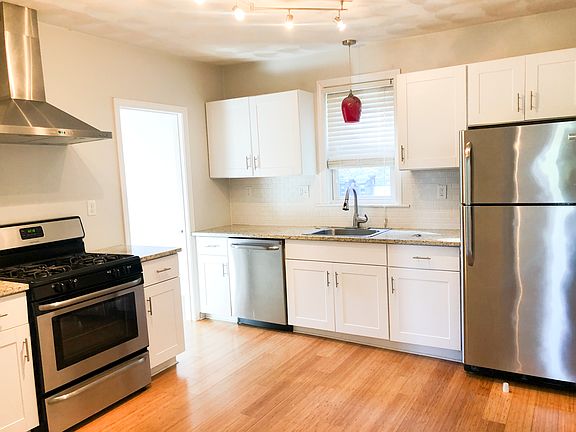 5th image of 93 1st St #1