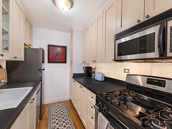 2nd image of 372 Central Park W APT 1Y