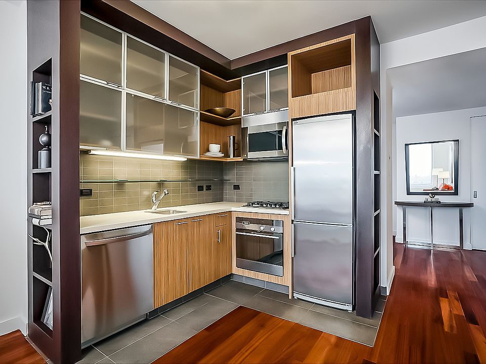 1st image of 610 W 42nd St #S3d