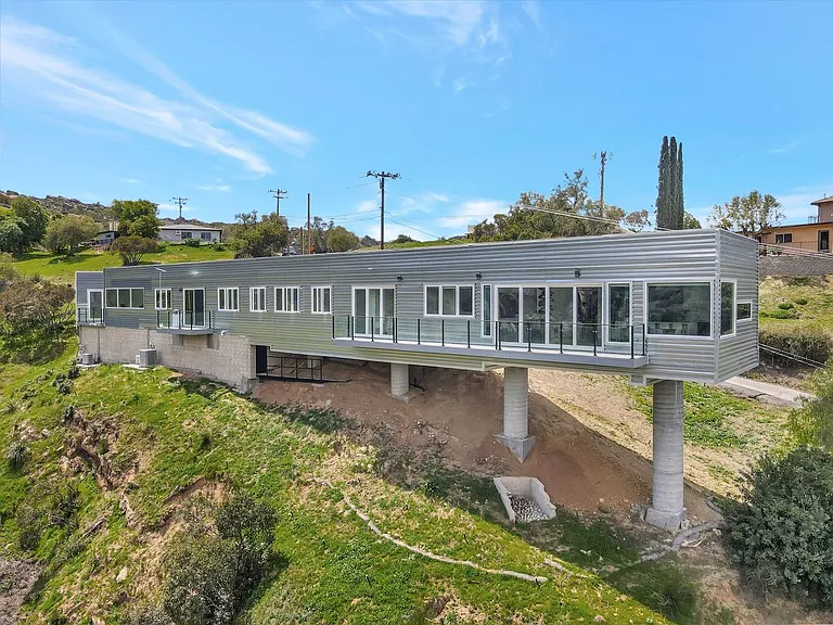 990 Alta Vista Rd — Photo 40