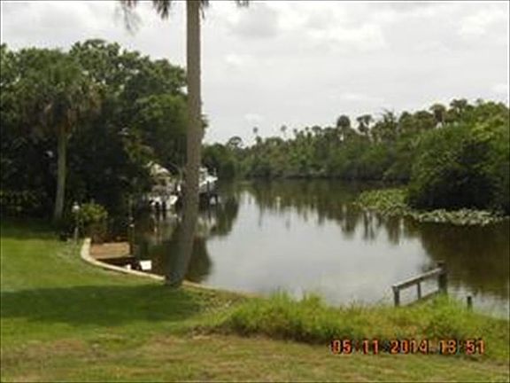 2nd image of 420 NE Oleander Ave