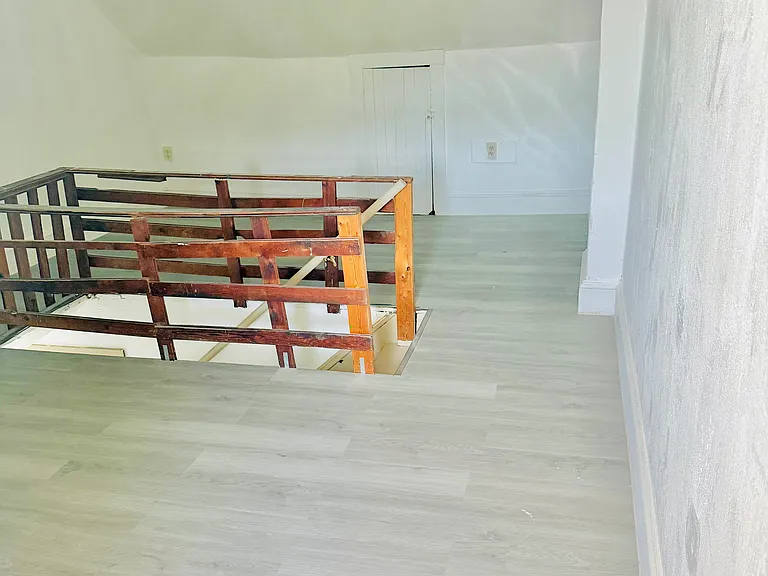 444 Lewis St — Photo 5