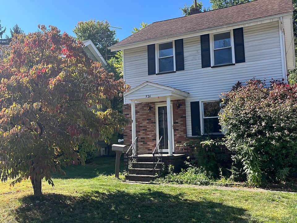 1st image of 926 Dana St NE