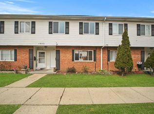 1323 Monomoy St APT B, Aurora, IL 60506