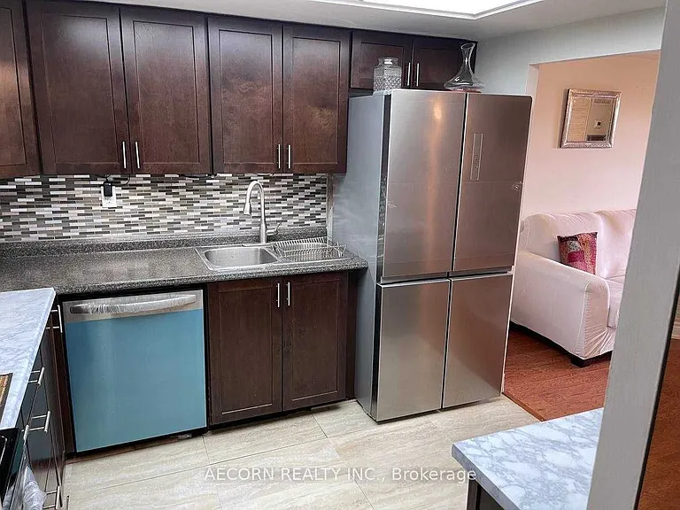7811 Yonge St #805 — Photo 17