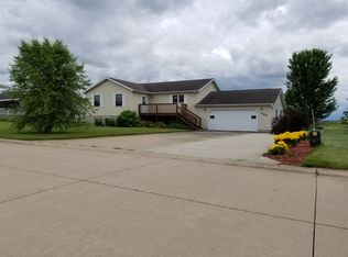 605 Spruce Dr, Wapello, IA 52653