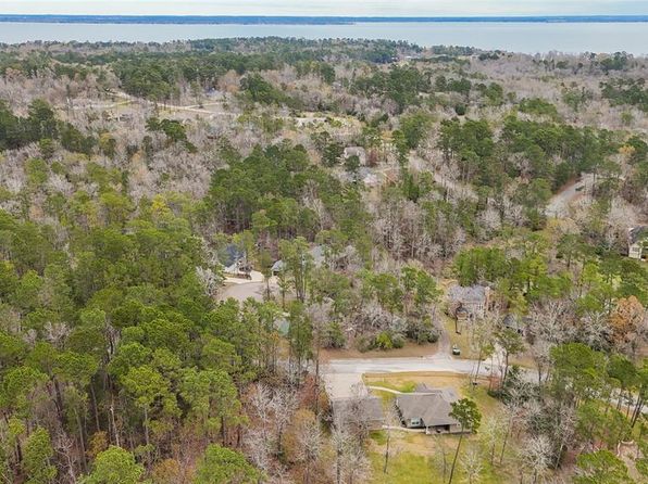 50 S Twinstone Cir, Coldspring, TX 77331