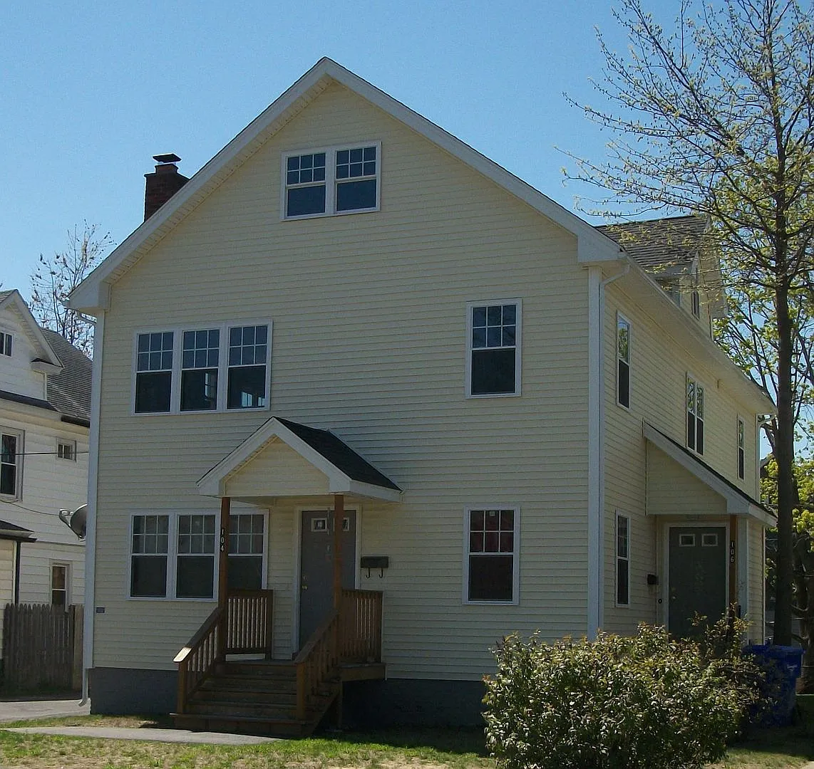 104-106 E Alvord St — Photo 1