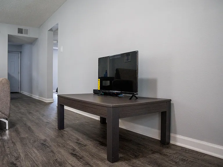 Oak Lane Apartments — Photo 16