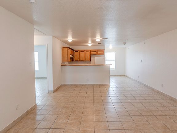 3rd image of 305 Betty Jean St APT 101