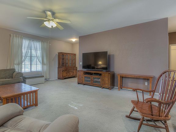 4th image of 2053 S Essex