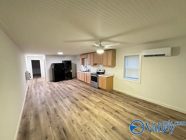1410 Wells Ave SE — Photo 5