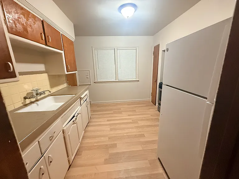2823 W Capitol Dr #2 — Photo 3