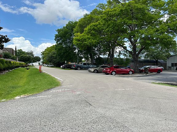 4th image of 2820 Bering Dr #202
