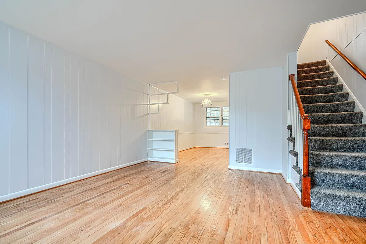 Living Room - 414 Westfield Rd