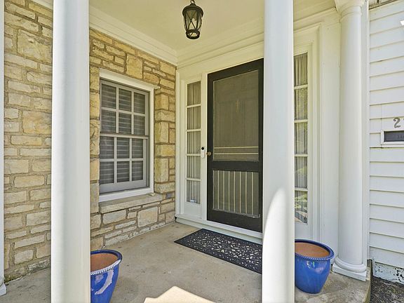 3rd image of 227 S Chesterfield Rd