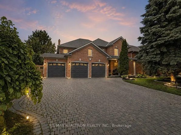 653 Exceller Cir, Newmarket, ON L3X 1P6