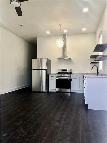 2 bed, 2.0 bath, 806 sqft, $2,000 — Photo 3