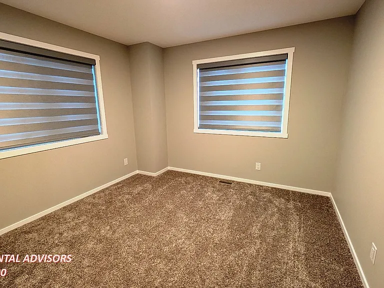 11 Carringford Rd NW — Photo 8