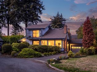 4246 Maimie Pl, Saanich, BC V8N 5T4