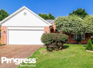 878 E Sun Vista Dr, Cordova, TN 38018