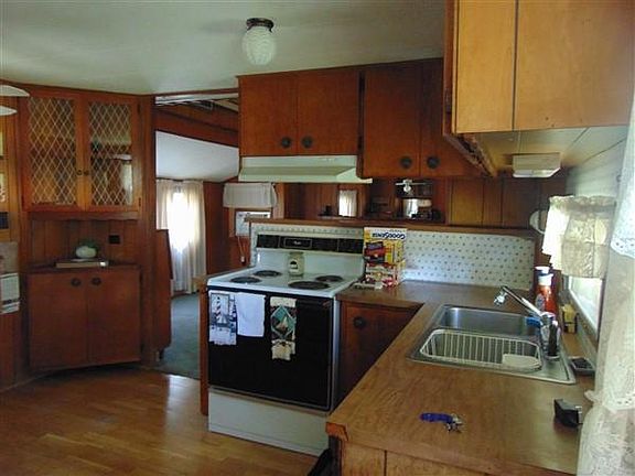 4th image of 76 Ponderosa Blvd