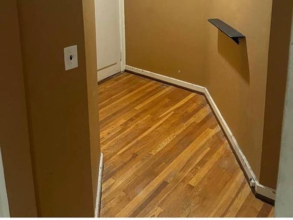 5th image of 516 Bellevue Ave E APT 203