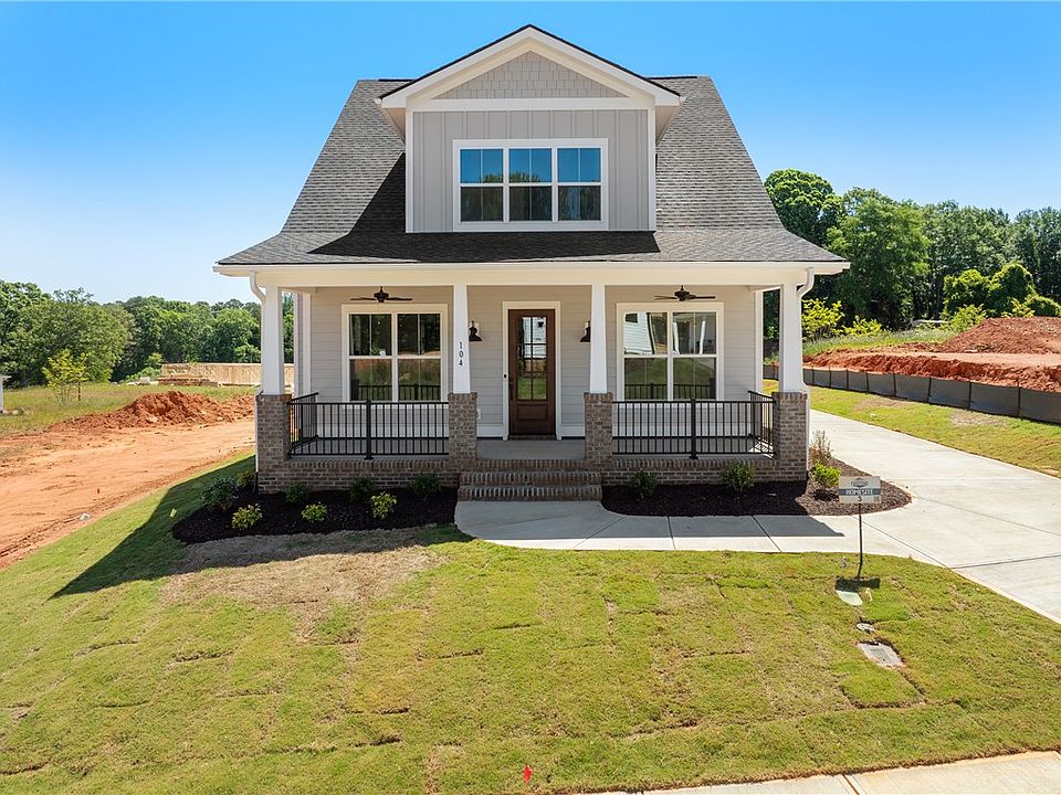 1st image of 104 Benjamin Blvd