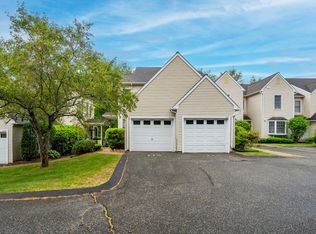 11 Castlegate Dr #A, Springfield, MA 01129