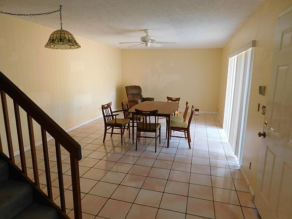 4th image of 2545 Camelot Court #2545