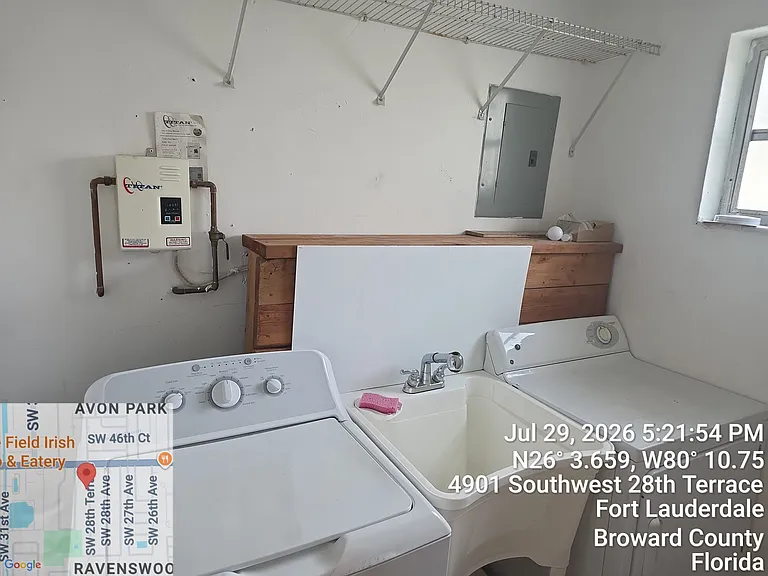 4901 SW 28th Ter — Photo 11