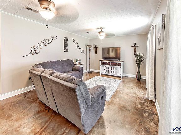 2nd image of 512 Hyland Dr