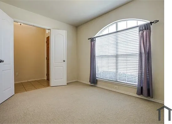 4 bed, 2190 sqft, $2,700 — Photo 4