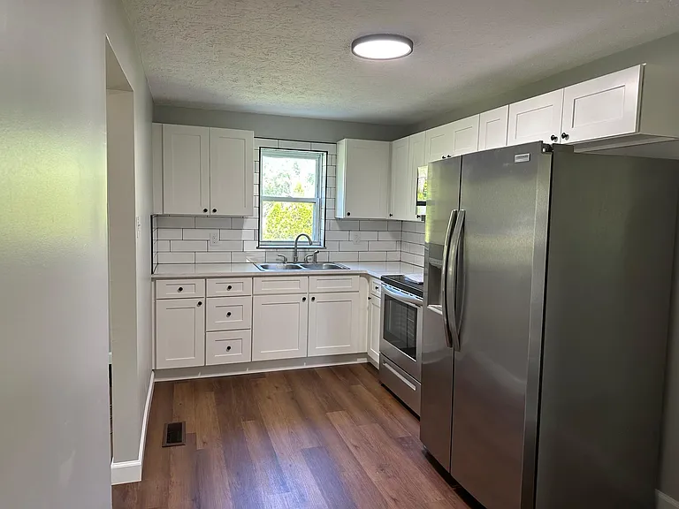 202 Greenwood Ave — Photo 5
