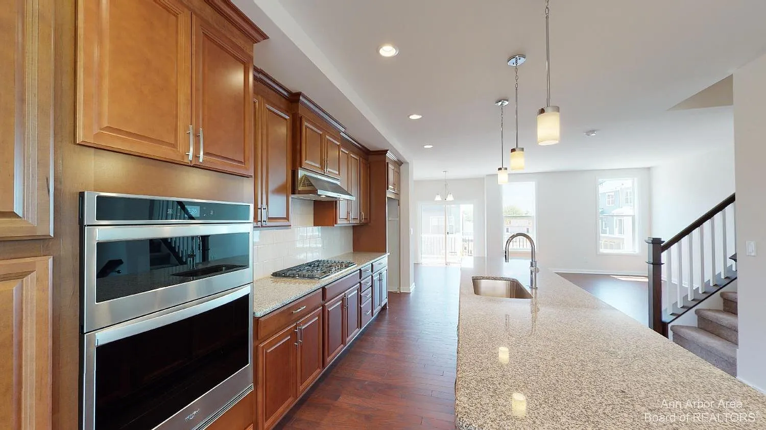 4 bed, 3.5 bath, 2186 sqft, $3,600 — Photo 4