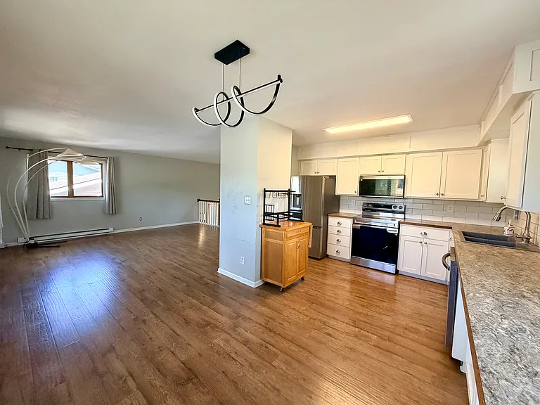 2140 Reynolds St — Photo 6