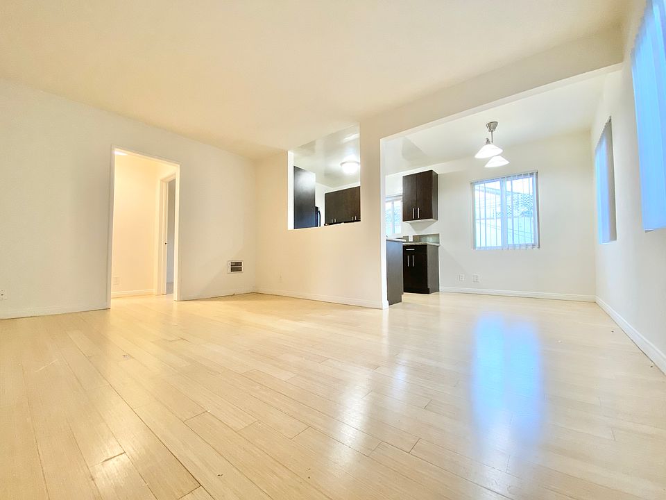 1st image of 926 Hancock Ave #8