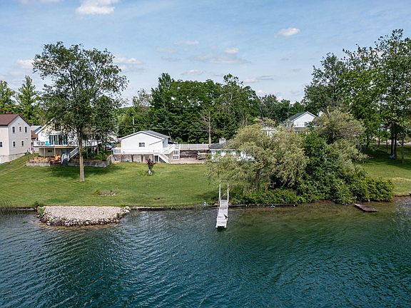 4th image of 65572 W Peninsula Dr