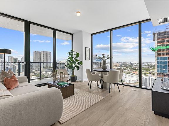 2nd image of 20 NE 11th St Unit 2910