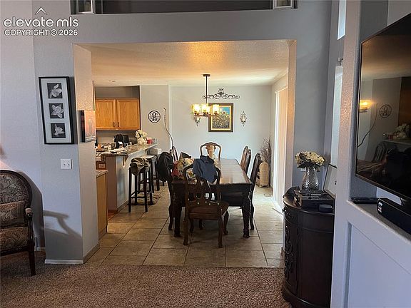 3rd image of 642 Blackmore Pl