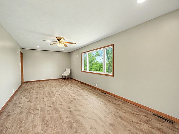 5th image of 300 W Rafter M Ln