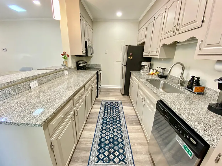 233 N Main St #403 — Photo 17