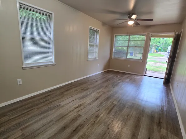 11662 W 1st Ave APT 4, Tyler, TX 75706