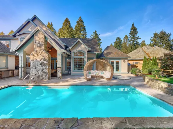 2534 Cedar Dr, Surrey, BC V4A 3K6