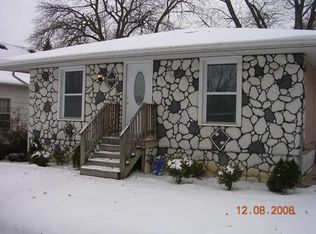 1414 N Lake Shore Dr, Round Lake Beach, IL 60073